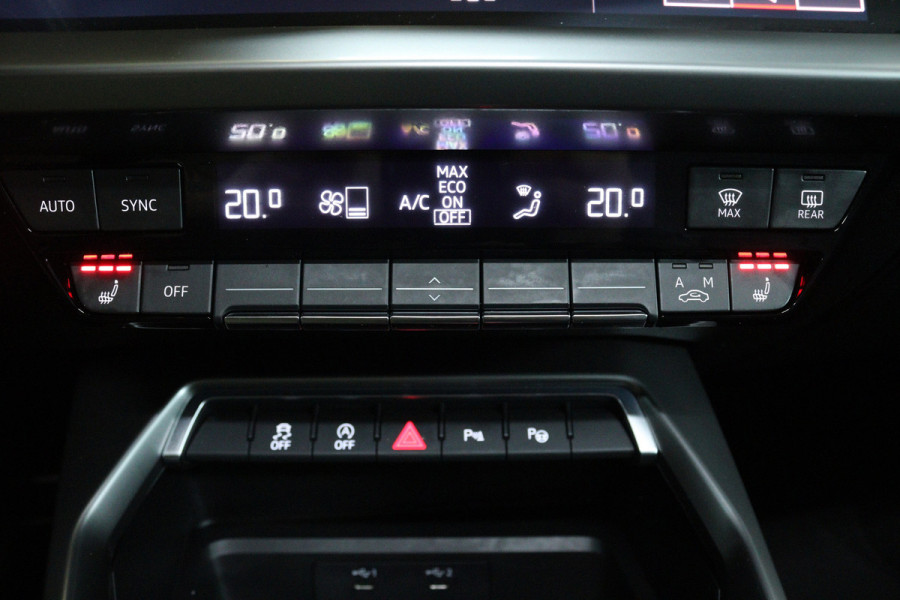 Audi A3 Sportback 30 TFSI S edition (PANORAMADAK, STOELVERWARMING, DIGITALE COCKPIT, NAVIGATIE, LANE-ASSIST, PARKEERSENSOREN)