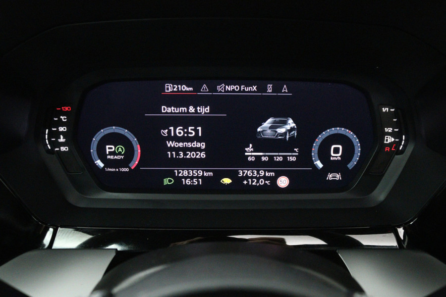 Audi A3 Sportback 30 TFSI S edition (PANORAMADAK, STOELVERWARMING, DIGITALE COCKPIT, NAVIGATIE, LANE-ASSIST, PARKEERSENSOREN)