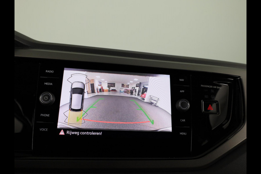 Volkswagen Polo 1.0 TSI Comfortline Business 95 pk | Navigatie | Parkeersensoren | Achteruitrijcamera | Adaptieve cruise control |