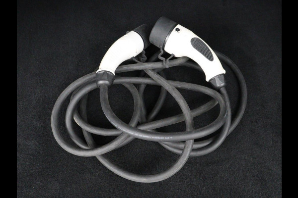 MG EHS 1.5 TGDI PHEV Comfort | Origineel NL | Leder | Adaptive cruise | Stoelverwarming | Trekhaak | Carplay | Camera | Navigatie | Full LED | DAB | Keyless | Climate control | Plug In