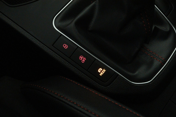 Seat Ibiza 1.0 EcoTSI FR Business Intense (DIGITALE COCKPIT, STOELVERWARMING, CAMERA, CRUISE CONTROL ADAPTIEF, SENSOREN)