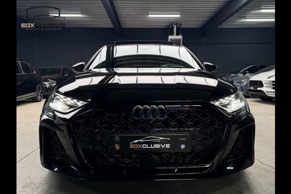 Audi RS3 Sportback 2.5 TFSI QUATTRO Carbon/Kuipstoelen/Pano/HUD/