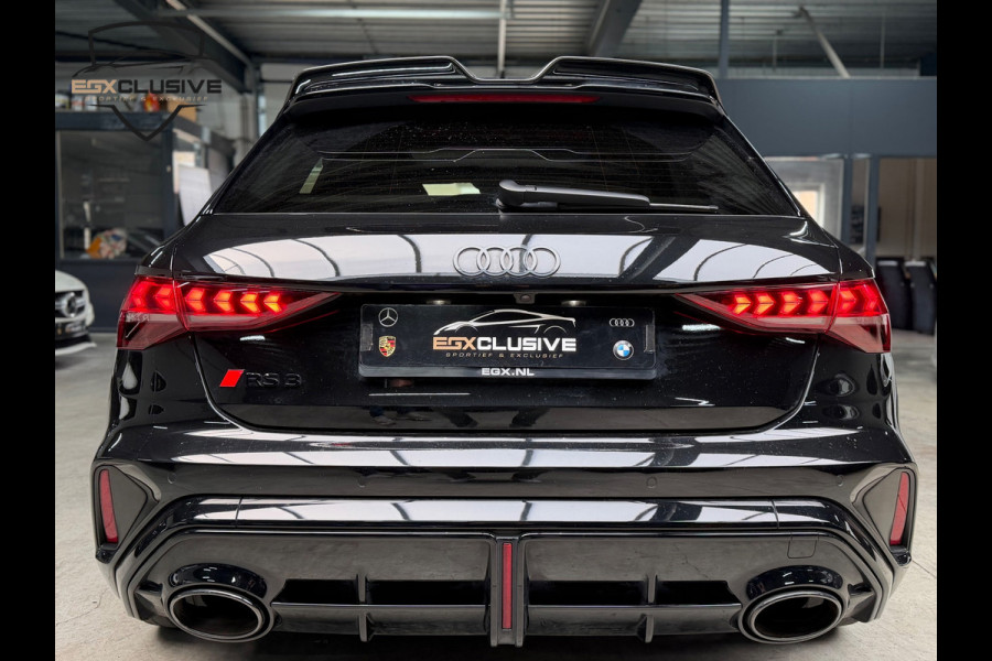Audi RS3 Sportback 2.5 TFSI QUATTRO Carbon/Kuipstoelen/Pano/HUD/