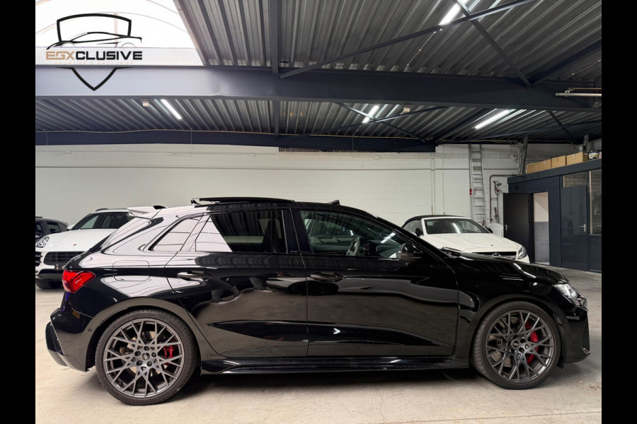 Audi RS3 Sportback 2.5 TFSI QUATTRO Carbon/Kuipstoelen/Pano/HUD/