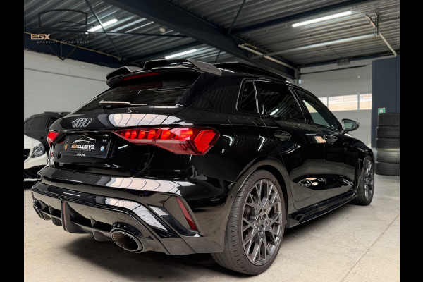 Audi RS3 Sportback 2.5 TFSI QUATTRO Carbon/Kuipstoelen/Pano/HUD/