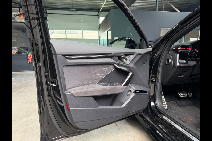 Audi RS3 Sportback 2.5 TFSI QUATTRO Carbon/Kuipstoelen/Pano/HUD/