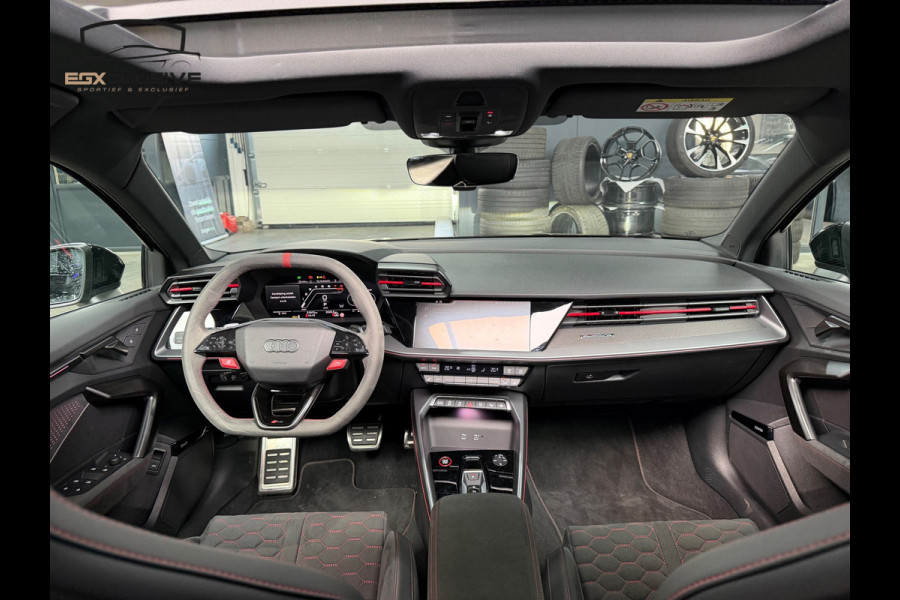 Audi RS3 Sportback 2.5 TFSI QUATTRO Carbon/Kuipstoelen/Pano/HUD/