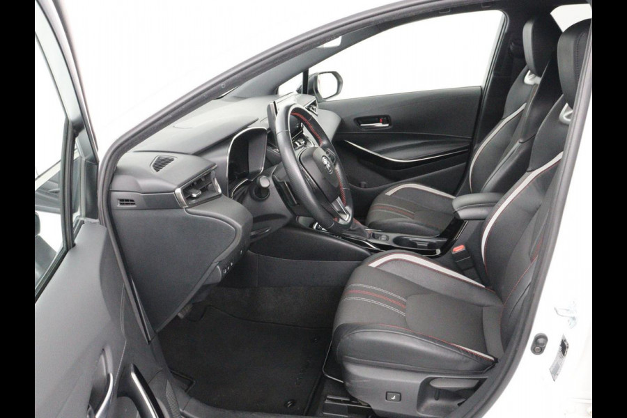 Toyota Corolla 2.0 Hybrid GR-Sport | Stoelverwarming | Adaptive cruise | Sportstoelen | Carplay | Camera | Park Assist | DAB | Keyless | Full LED | Half leder | Climate control