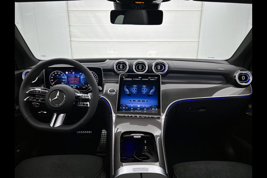 Mercedes-Benz GLC Coupé 300e 4MATIC Sport Edition | Premium Plus | Nightpakket | Winterpakket | Trekhaak | AMG spoiler | 20 inch AMG velgen | Panoramaschuifdak | Burmester® 3D sound systeem | Augmented Reality navigatie | Head-up display |