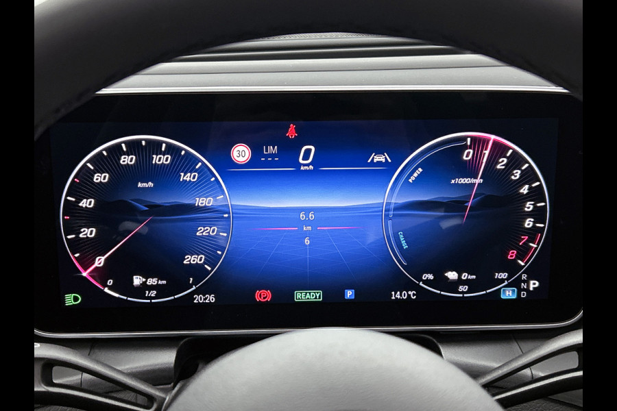 Mercedes-Benz GLC Coupé 300e 4MATIC Sport Edition | Premium Plus | Nightpakket | Winterpakket | Trekhaak | AMG spoiler | 20 inch AMG velgen | Panoramaschuifdak | Burmester® 3D sound systeem | Augmented Reality navigatie | Head-up display |