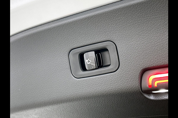 Mercedes-Benz GLC Coupé 300e 4MATIC Sport Edition | Premium Plus | Nightpakket | Winterpakket | Trekhaak | AMG spoiler | 20 inch AMG velgen | Panoramaschuifdak | Burmester® 3D sound systeem | Augmented Reality navigatie | Head-up display |