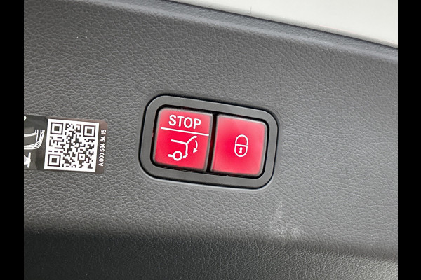 Mercedes-Benz GLC Coupé 300e 4MATIC Sport Edition | Premium Plus | Nightpakket | Winterpakket | Trekhaak | AMG spoiler | 20 inch AMG velgen | Panoramaschuifdak | Burmester® 3D sound systeem | Augmented Reality navigatie | Head-up display |