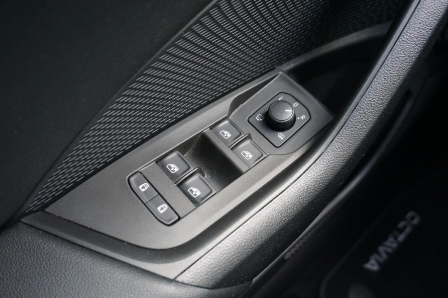 Škoda Octavia Combi 1.0 TSI Business Ed.Plus/Virtual Cockpit/18Inch.LM /Stoelverwarming.