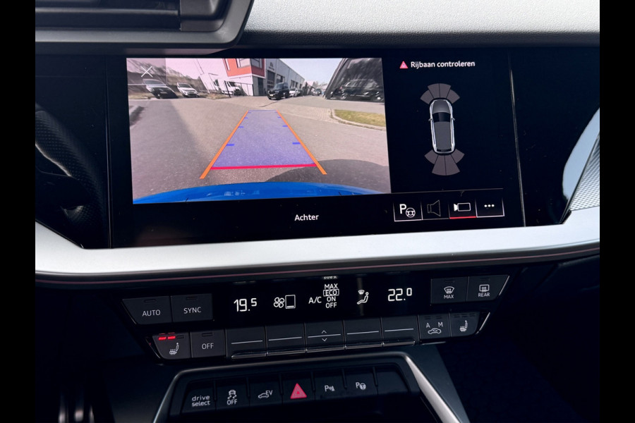 Audi A3 Sportback 40 TFSI e S-line | Matrix LED | Trekhaak | Elektr. stoelen | Camera | Carplay | Sfeer | ACC | Elektr. achterklep