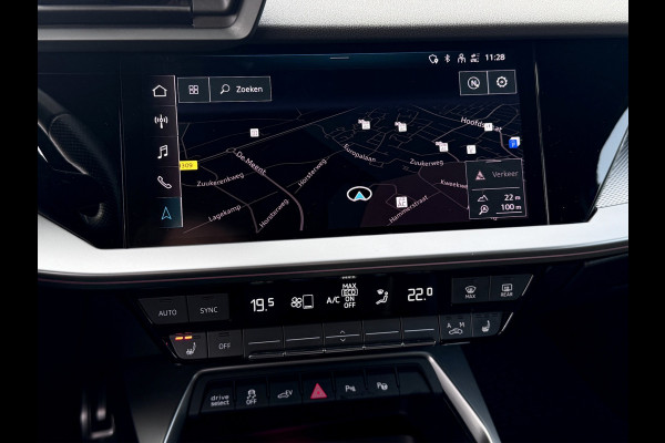 Audi A3 Sportback 40 TFSI e S-line | Matrix LED | Trekhaak | Elektr. stoelen | Camera | Carplay | Sfeer | ACC | Elektr. achterklep