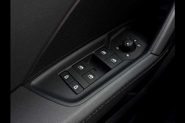 Audi A3 Sportback 40 TFSI e S-line | Matrix LED | Trekhaak | Elektr. stoelen | Camera | Carplay | Sfeer | ACC | Elektr. achterklep