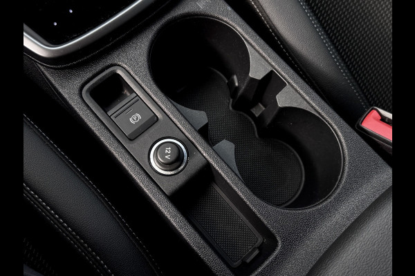 Audi A3 Sportback 40 TFSI e S-line | Matrix LED | Trekhaak | Elektr. stoelen | Camera | Carplay | Sfeer | ACC | Elektr. achterklep