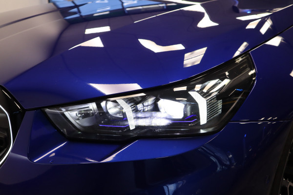 BMW 5 Serie M5  Carbon Pack Co-Pilot Live Cockpit  Professional 1st eigenaar NAP ! 2e Paasdag geopend van 12.00 tot 17:00u !