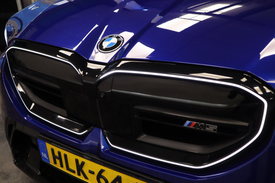 BMW 5 Serie M5  Carbon Pack Co-Pilot Live Cockpit  Professional 1st eigenaar NAP ! 2e Paasdag geopend van 12.00 tot 17:00u !