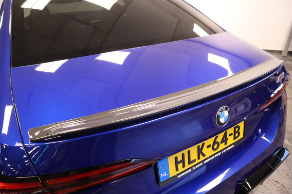 BMW 5 Serie M5  Carbon Pack Co-Pilot Live Cockpit  Professional 1st eigenaar NAP ! 2e Paasdag geopend van 12.00 tot 17:00u !