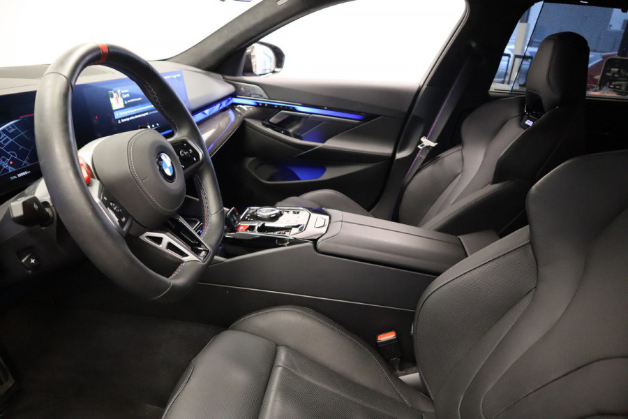 BMW 5 Serie M5  Carbon Pack Co-Pilot Live Cockpit  Professional 1st eigenaar NAP ! 2e Paasdag geopend van 12.00 tot 17:00u !