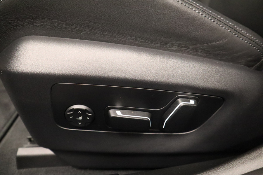 BMW 5 Serie M5  Carbon Pack Co-Pilot Live Cockpit  Professional 1st eigenaar NAP ! 2e Paasdag geopend van 12.00 tot 17:00u !