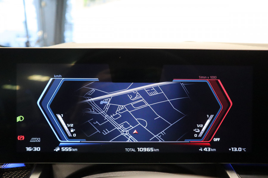 BMW 5 Serie M5  Carbon Pack Co-Pilot Live Cockpit  Professional 1st eigenaar NAP ! 2e Paasdag geopend van 12.00 tot 17:00u !