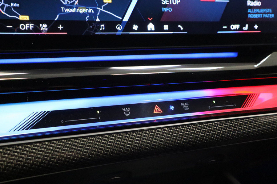 BMW 5 Serie M5  Carbon Pack Co-Pilot Live Cockpit  Professional 1st eigenaar NAP ! 2e Paasdag geopend van 12.00 tot 17:00u !