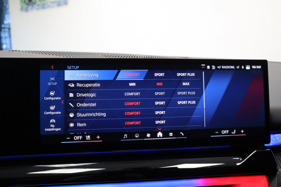 BMW 5 Serie M5  Carbon Pack Co-Pilot Live Cockpit  Professional 1st eigenaar NAP ! 2e Paasdag geopend van 12.00 tot 17:00u !