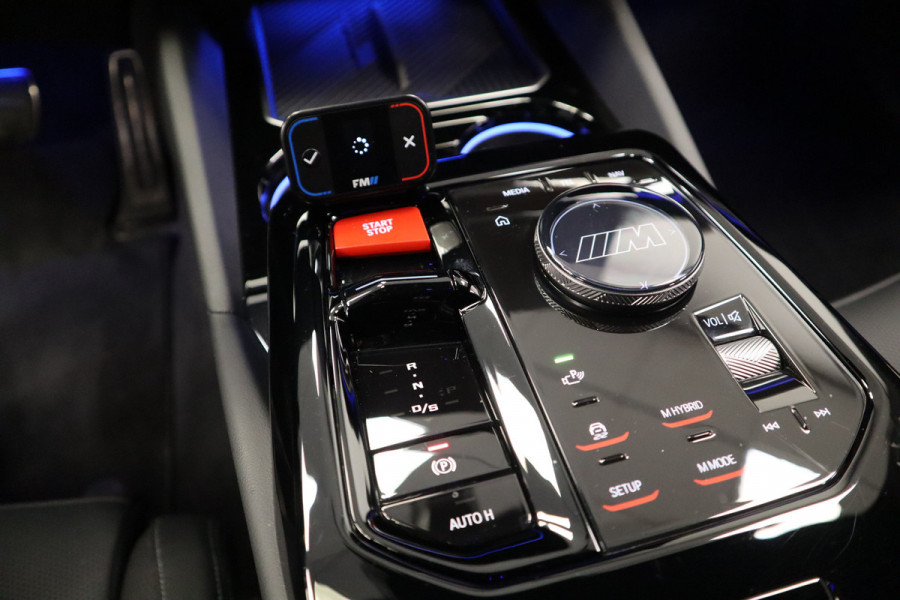 BMW 5 Serie M5  Carbon Pack Co-Pilot Live Cockpit  Professional 1st eigenaar NAP ! 2e Paasdag geopend van 12.00 tot 17:00u !