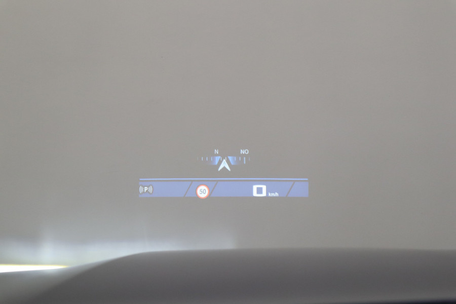 BMW 5 Serie M5  Carbon Pack Co-Pilot Live Cockpit  Professional 1st eigenaar NAP ! 2e Paasdag geopend van 12.00 tot 17:00u !