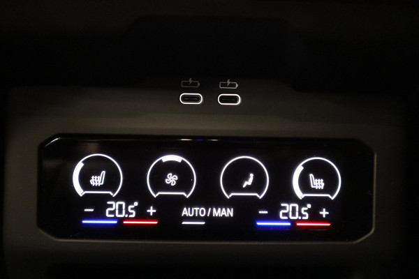 BMW 5 Serie M5  Carbon Pack Co-Pilot Live Cockpit  Professional 1st eigenaar NAP ! 2e Paasdag geopend van 12.00 tot 17:00u !