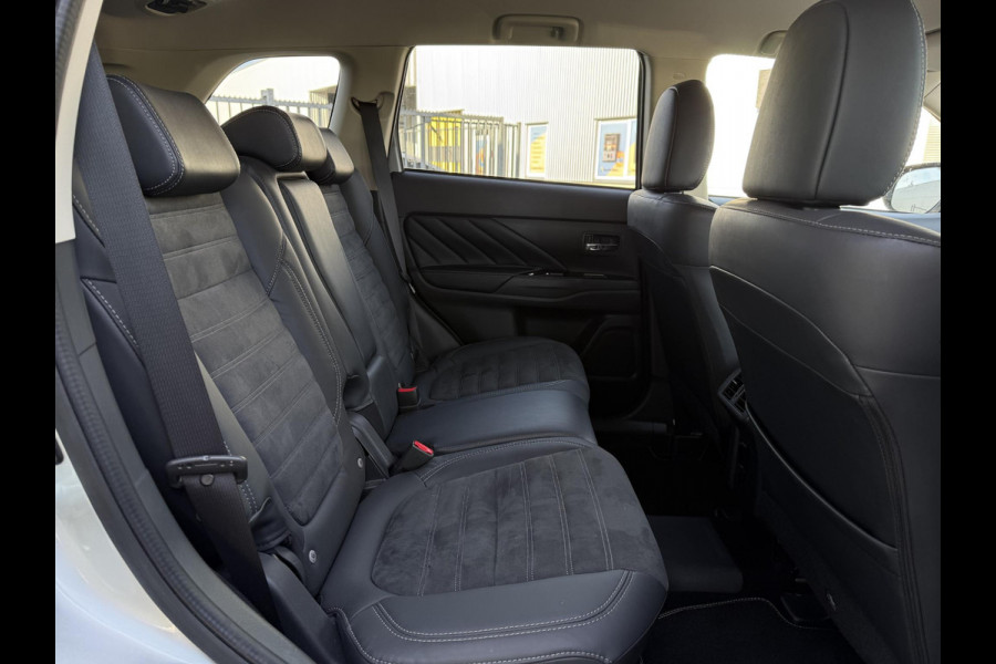 Mitsubishi Outlander Aut. 2.4 PHEV Intense | Apple Carplay | Camera | Stoel Verwarming |