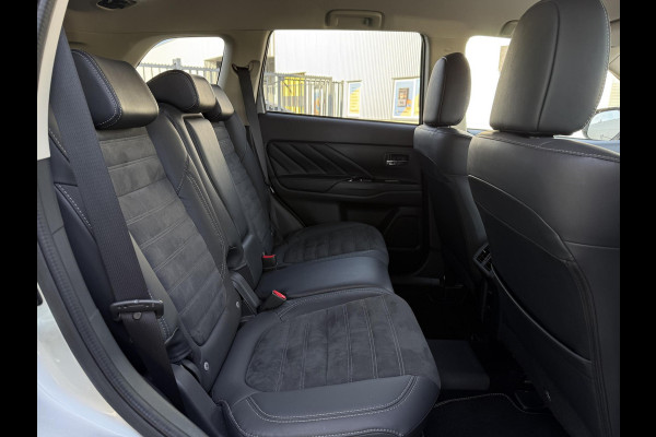 Mitsubishi Outlander Aut. 2.4 PHEV Intense | Apple Carplay | Camera | Stoel Verwarming |