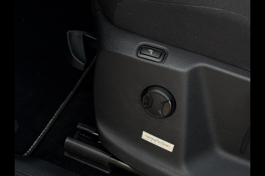 Volkswagen Touran 1.4 TSI Comfortline 7 persoons | Massage | Carplay | Dealer onderhouden | Stoel + stuur verwarming | Automaat