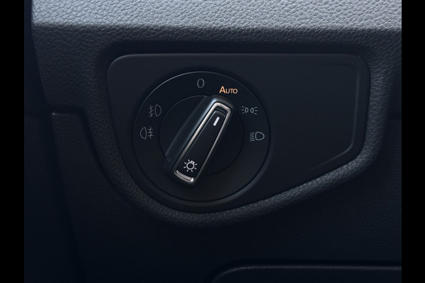 Volkswagen Touran 1.4 TSI Comfortline 7 persoons | Massage | Carplay | Dealer onderhouden | Stoel + stuur verwarming | Automaat
