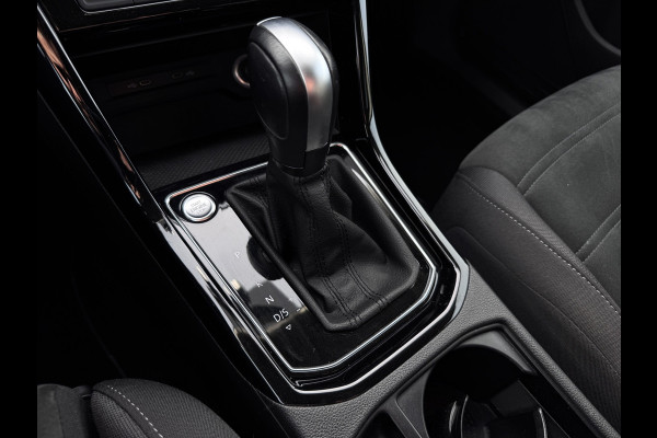 Volkswagen Touran 1.4 TSI Comfortline 7 persoons | Massage | Carplay | Dealer onderhouden | Stoel + stuur verwarming | Automaat
