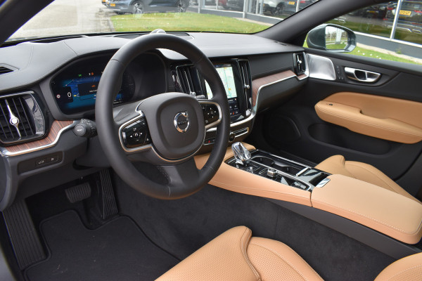 Volvo V60 T6 350PK Plug-in hybrid AWD Ultra Dark | Demo | Blis | Stoelventilatie | Massage Stoelen | Panodak | 360 Camera | B&W