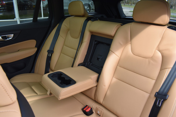 Volvo V60 T6 350PK Plug-in hybrid AWD Ultra Dark | Demo | Blis | Stoelventilatie | Massage Stoelen | Panodak | 360 Camera | B&W