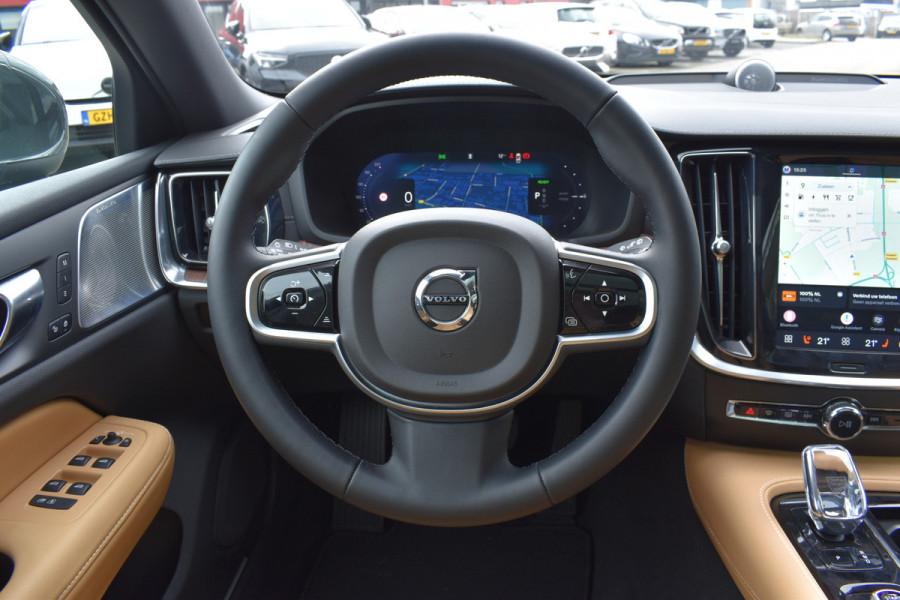 Volvo V60 T6 350PK Plug-in hybrid AWD Ultra Dark | Demo | Blis | Stoelventilatie | Massage Stoelen | Panodak | 360 Camera | B&W