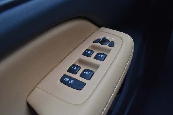 Volvo V60 T6 350PK Plug-in hybrid AWD Ultra Dark | Demo | Blis | Stoelventilatie | Massage Stoelen | Panodak | 360 Camera | B&W