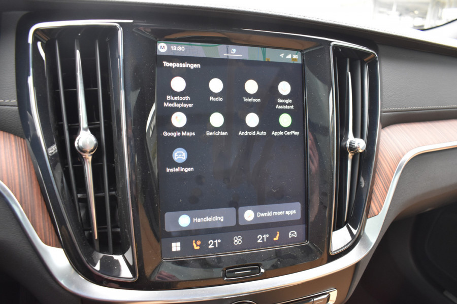 Volvo V60 T6 350PK Plug-in hybrid AWD Ultra Dark | Demo | Blis | Stoelventilatie | Massage Stoelen | Panodak | 360 Camera | B&W