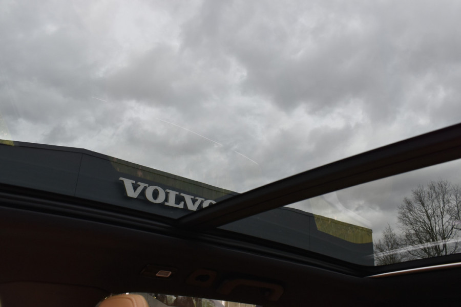 Volvo V60 T6 350PK Plug-in hybrid AWD Ultra Dark | Demo | Blis | Stoelventilatie | Massage Stoelen | Panodak | 360 Camera | B&W