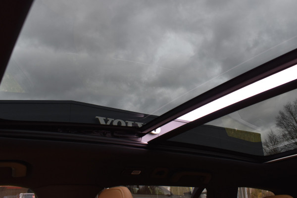Volvo V60 T6 350PK Plug-in hybrid AWD Ultra Dark | Demo | Blis | Stoelventilatie | Massage Stoelen | Panodak | 360 Camera | B&W