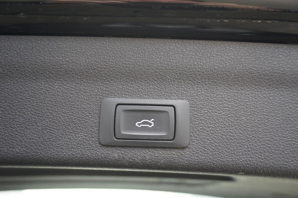 Audi A6 Avant 50 TFSI e Quattro Plug-In Hybrid 300PK/Dealer O.H. /SOH 98%/Geen Import.