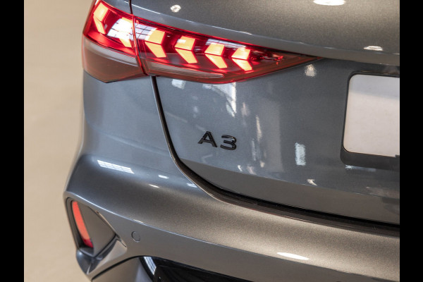 Audi A3 Sportback 35 TFSI S edition / 150pk / Panorama dak / Sonos / Achteruitrij camera /