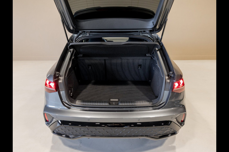 Audi A3 Sportback 35 TFSI S edition / 150pk / Panorama dak / Sonos / Achteruitrij camera /