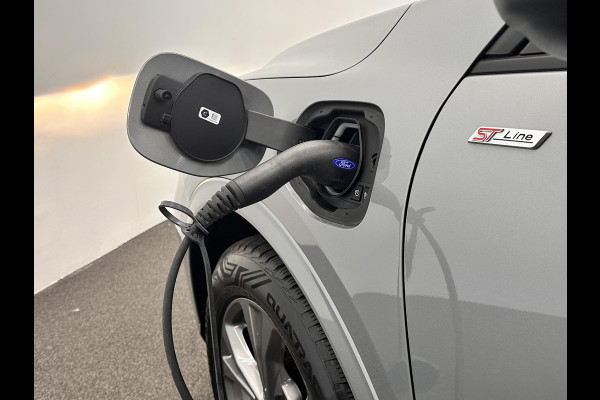 Ford Kuga 2.5 PHEV ST-Line Automaat Navigatie Apple Carplay/Android Auto Camera Parkeersensoren Cruise Control Stoel-en stuurverwarming Virtual Cockpit Climate Control