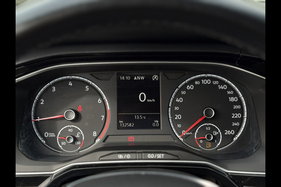 Volkswagen Polo 1.0 TSI Highline | Navi, Climate, Stoelverw., PDC, 15'' LMV | Onderhoudshistorie aanwezig! |