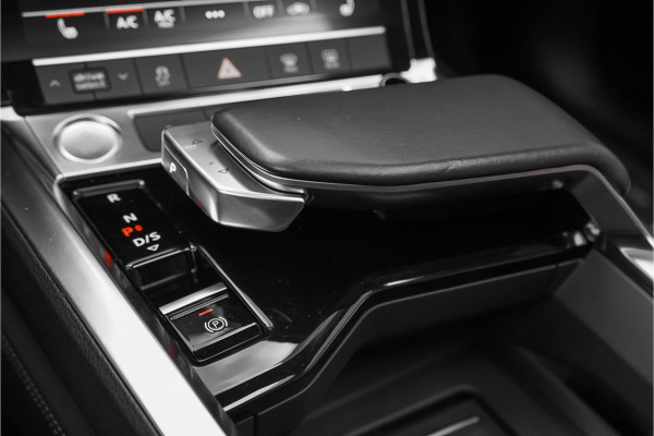 Audi e-tron 55 Quattro Advanced 95 kWh Pano 360° Memory